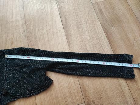 Puntíkované šaty, 140