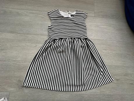 Dívčí bílo-černé pruhované šaty next, vel. 116, next,116