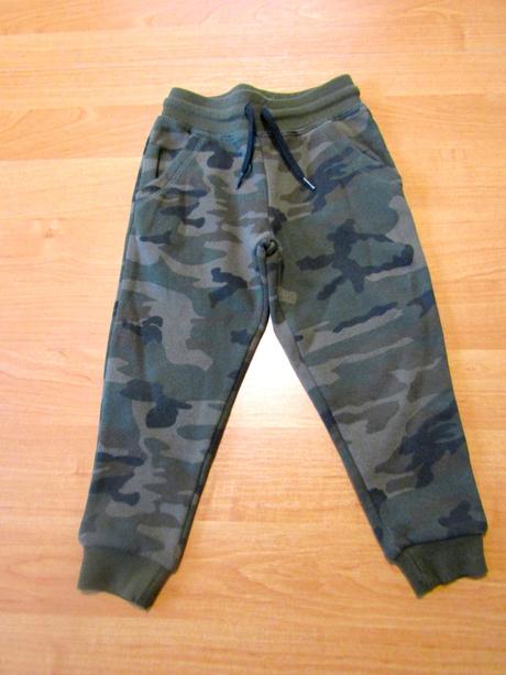 Maskáčové tepláky vel 86, primark,86