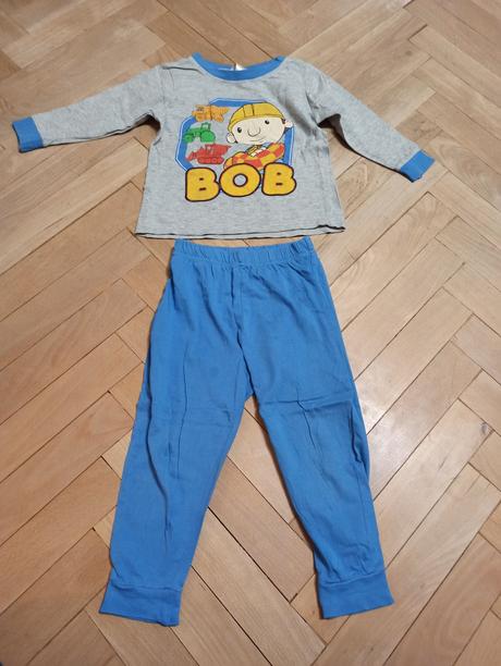 Pyžamo s bořkem stavitelem, 86