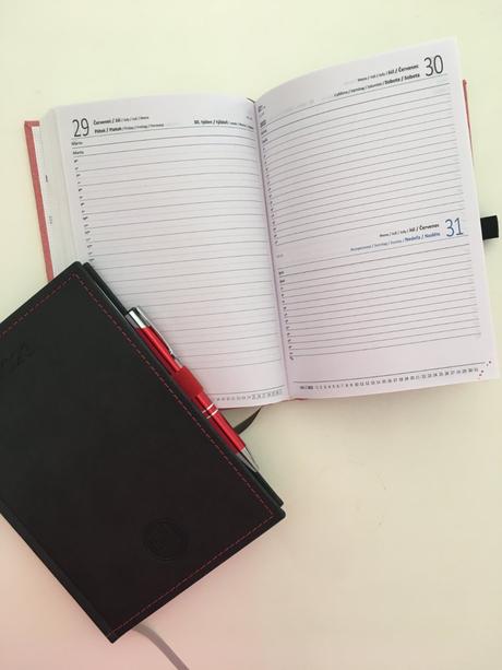 Denní diář 2022 s klíčenkou,