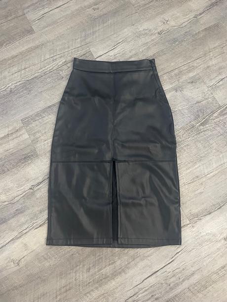 Koženková sukně, 146