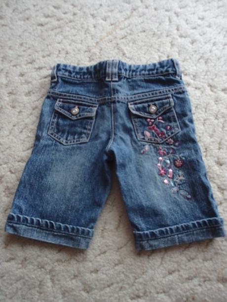 Riflové kraťasy s výšivkou, 104