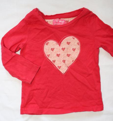 Au18. tričko se srdíčkem 6-9 měs., next,74