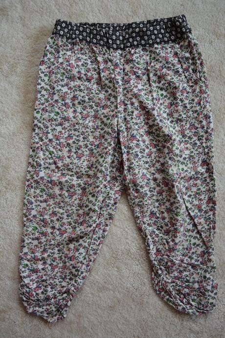 Letní kytičkované 3/4 kalhoty, next,104