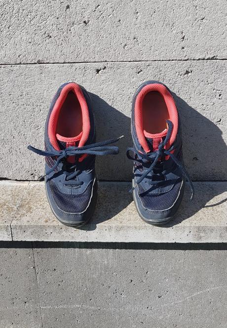 I144	dívčí trekové boty vel. 35, 35