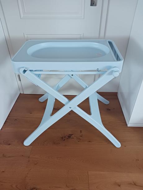 Stojan na vaničku.,