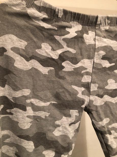 Maskáčové legíny, 152