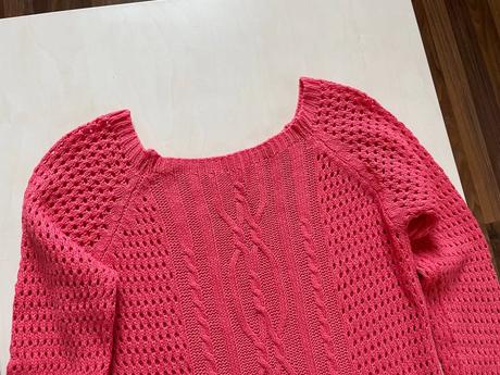 Děrovaný svetřík, vel neuvedena cca s/m, s