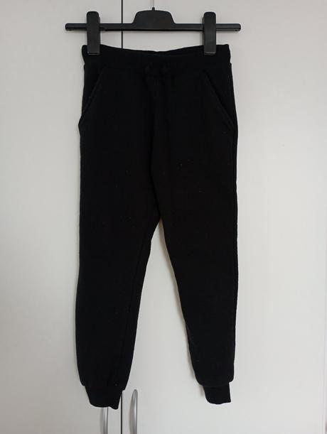 Černé tepláky, kik,128