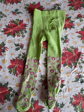 Zelené punčocháče a růžovými kytičkami, 26