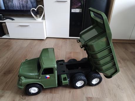 Armádní tatra 73 cm,