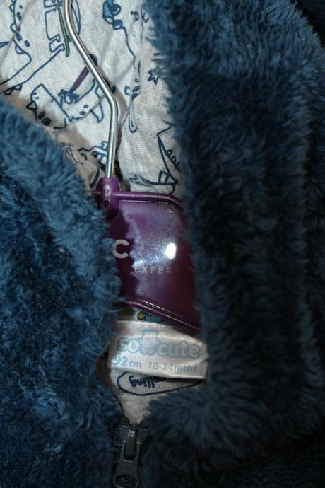 Tmavě modrá chlupatková vesta vel. 92, 92