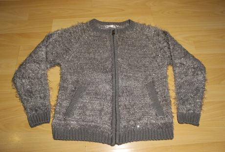 Dívčí šedostříbrný svetr s flitry 134/140, 134