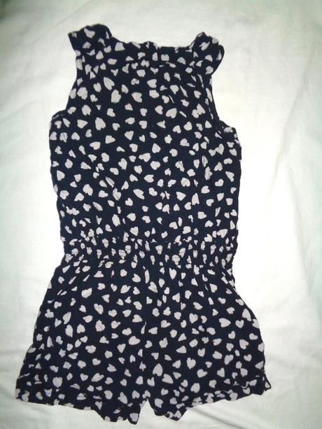 Příjemný modrý letní overal s bílými srdíčky, nutmeg,128