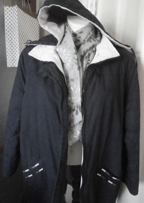 Bunda oboustranná černá - bílá, xl