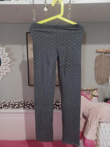 Legíny se zlatými puntíky, 152