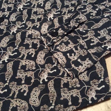 Lehounká halenka s gepardy zn. ikks, 110