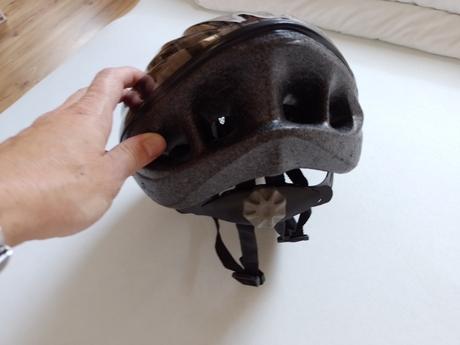 Cyklistická helma, l