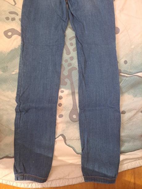 Džíny, amisu,28