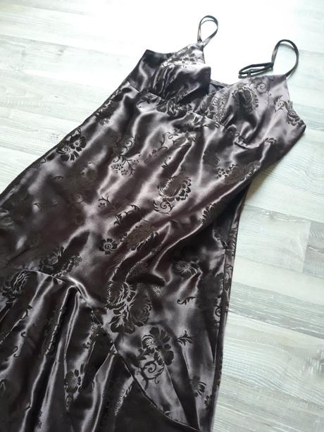 Spoločenské šaty, l