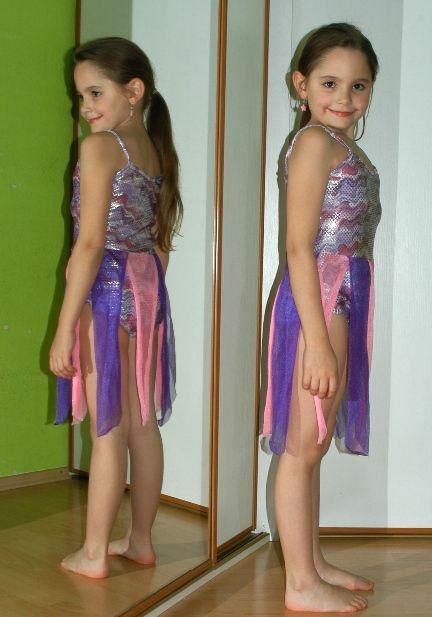 Dres s tylovými cípy pro vílu,