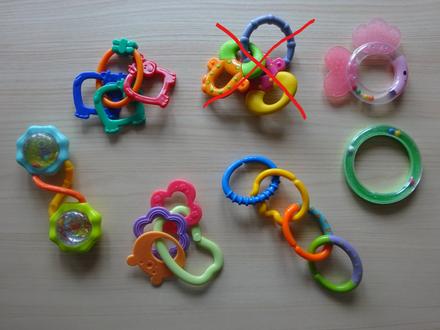 5x kousátko, chrastítko, 