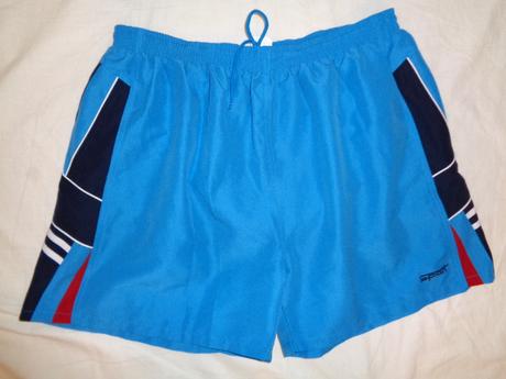 Krásné tyrkysovomodré sportovní šortky nebo plavky, xl