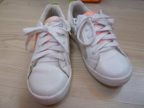 Tenisky se srdíčky, baťa,29