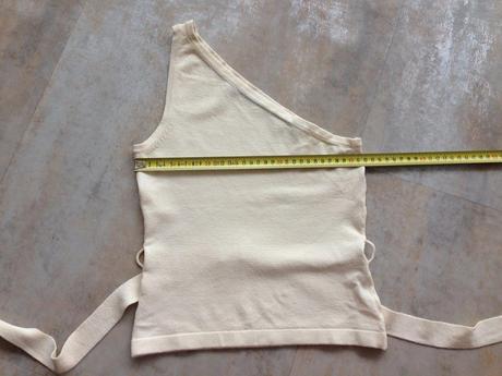 Sexy byznys elastický top asymetrie bílá vel.36,s, 36