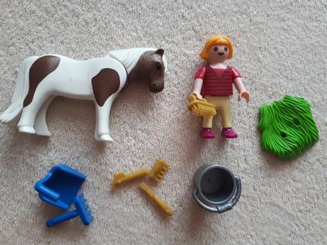 Playmobil 70416 - holčička a poník,