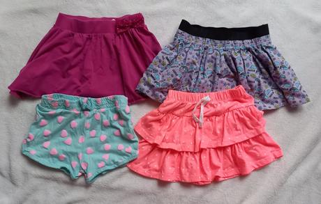 Sukně + kraťasy vel. 104-122 cena celkem, terranova,110