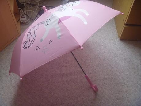 Růžový deštník s jednorožcem, 