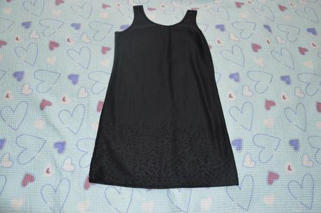 128 134 140 malé černé šaty společenské, 134