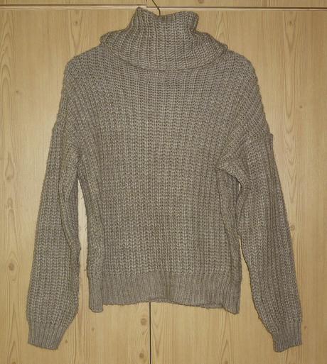 Prodám kapučínově hnědý dámský svetr - rolák by me, s