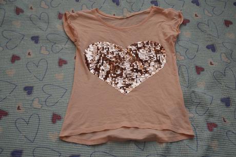 134 140 146 slabé triko s flitrovým srdcem, h&m,140