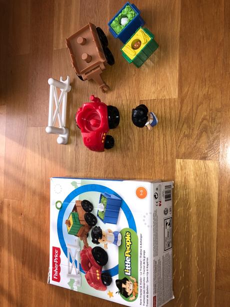 Traktor s přívěsem - fisher price,