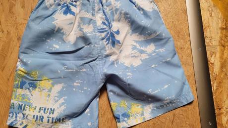 Kraťasy a plátěné kalhoty, 116