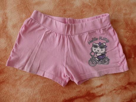 Kraťasy s hello kitty, 128