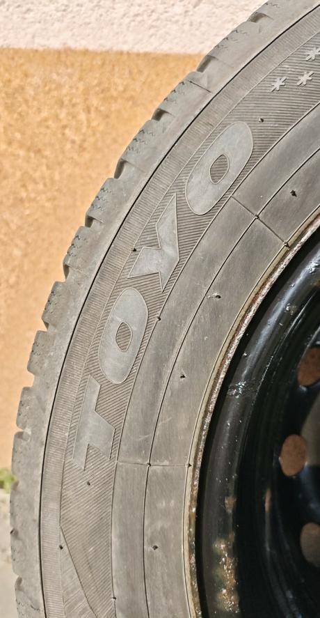 Sada 4 ocelových disků včetně 4 zimních pneumatik, 