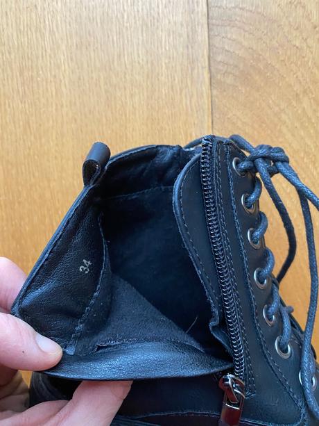 Kotnickove boty, baťa,34