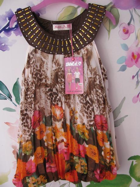 Letní dívčí šaty s květy, 104