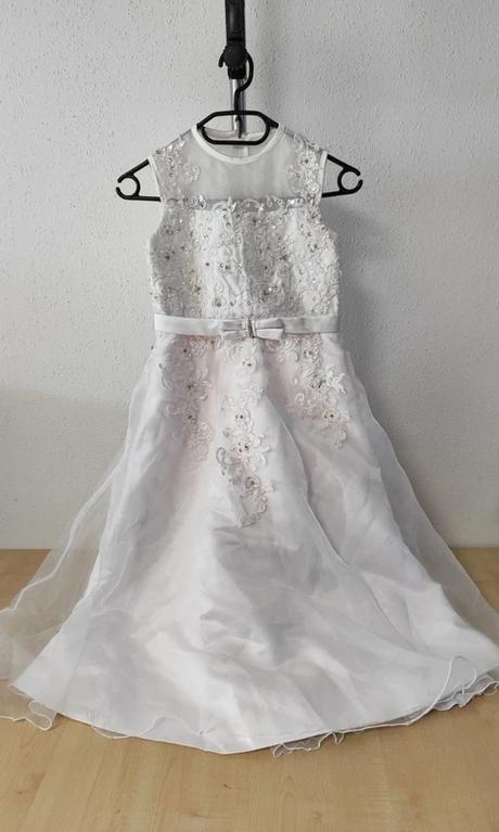 Sváteční princeznovské šaty,