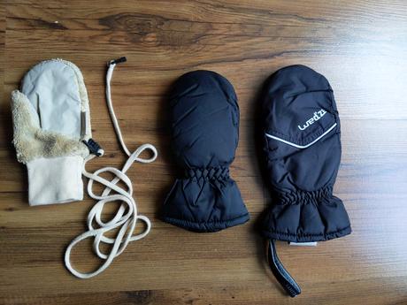 Zbylé nepárové dětské rukavice, 