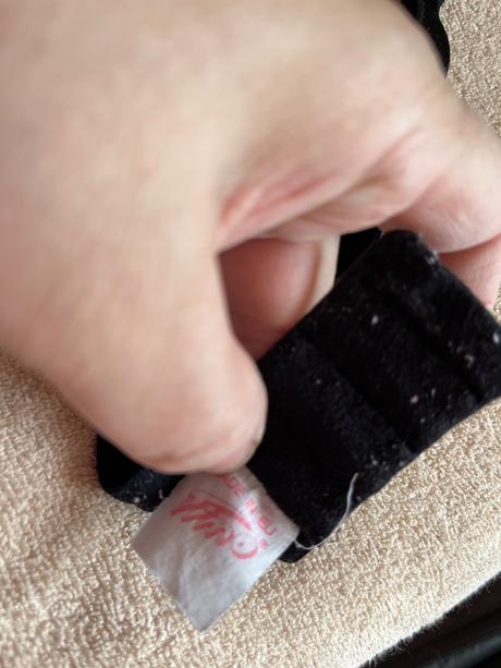 Bílá podprsenka 85 d + černá zdarma, 85d