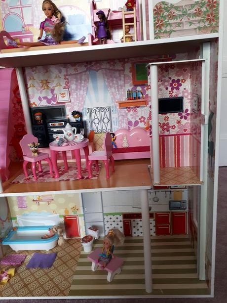 Dřevěný domeček pro panenky s vybavením -116x75cm,