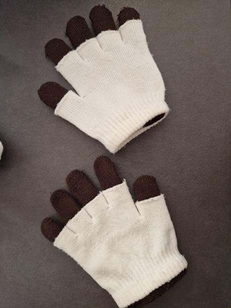Dívčí rukavice, 146