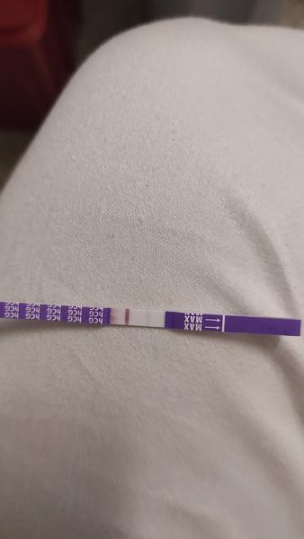 Jaká je pravděpodobnost těhotenství po slabé čárce na testu?