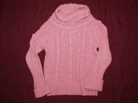 Svetr s rolákem na knoflíky, 122