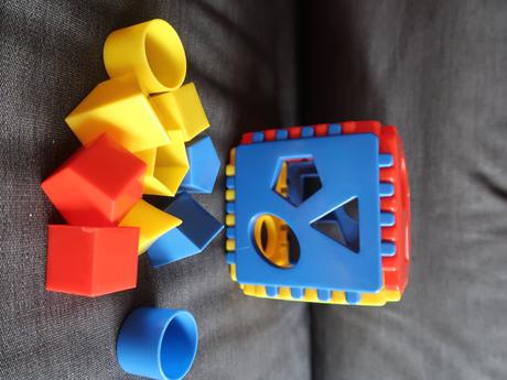 Vkládačka - kostka,